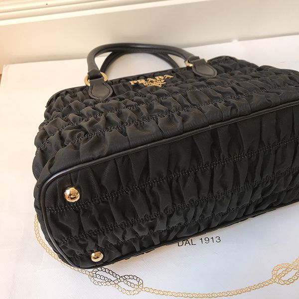 プラダ スーパーコピーゴ―フレナイロン×レザーBAG  1BA173